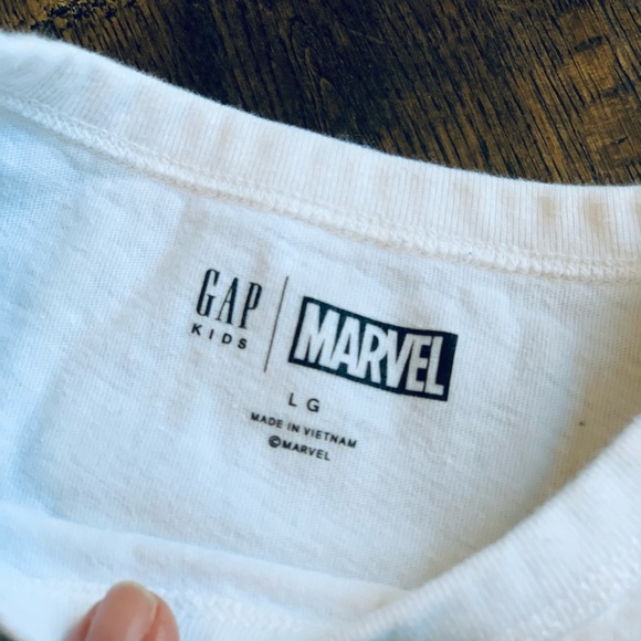 ⚡️2/$25⚡️GAP x Marvel Boys’ Avengers Tee - Picture 3 of 5